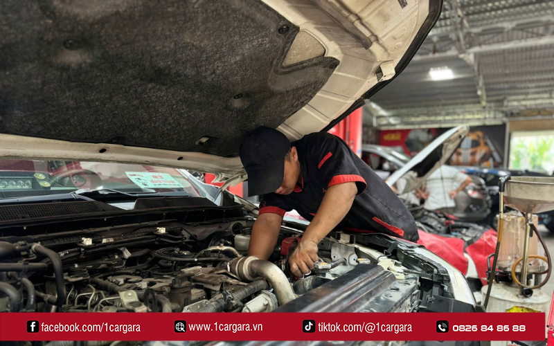 Kiểm tra và bảo dưỡng điều hòa ô tô định kỳ giúp làm mát hiệu quả, tránh hư hỏng nghiêm trọng
