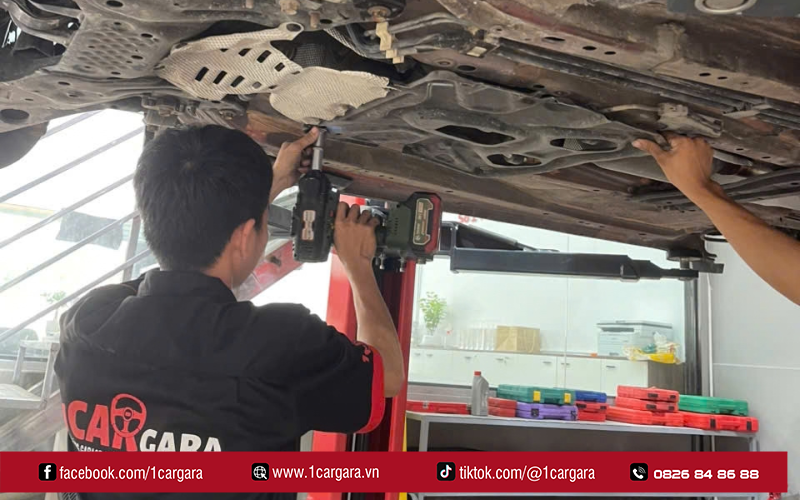 Lớp phủ giúp bảo vệ khung gầm trước nước, bụi bẩn và đá văng