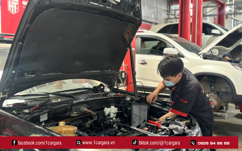 Thay dầu đúng hạn, kiểm tra lốp giúp kéo dài tuổi thọ xe Toyota