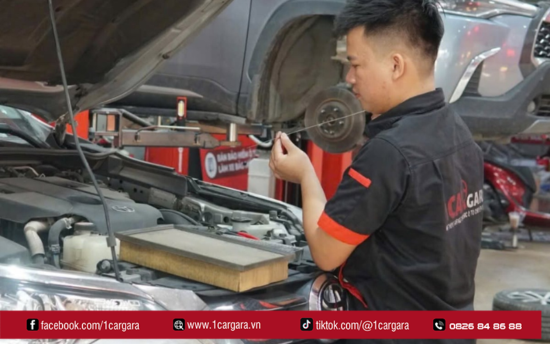 Chu kỳ bảo dưỡng và công thay cũng ảnh hưởng tổng chi phí