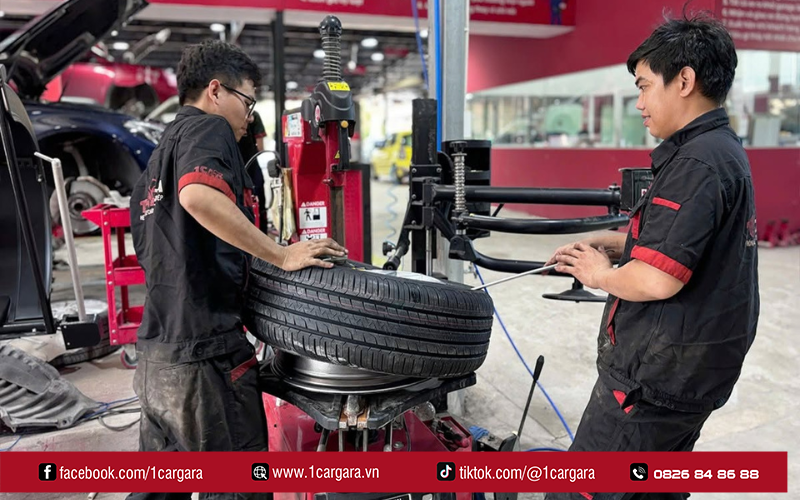 Thay lốp đúng hạn giúp xe bám đường tốt, tiết kiệm chi phí
