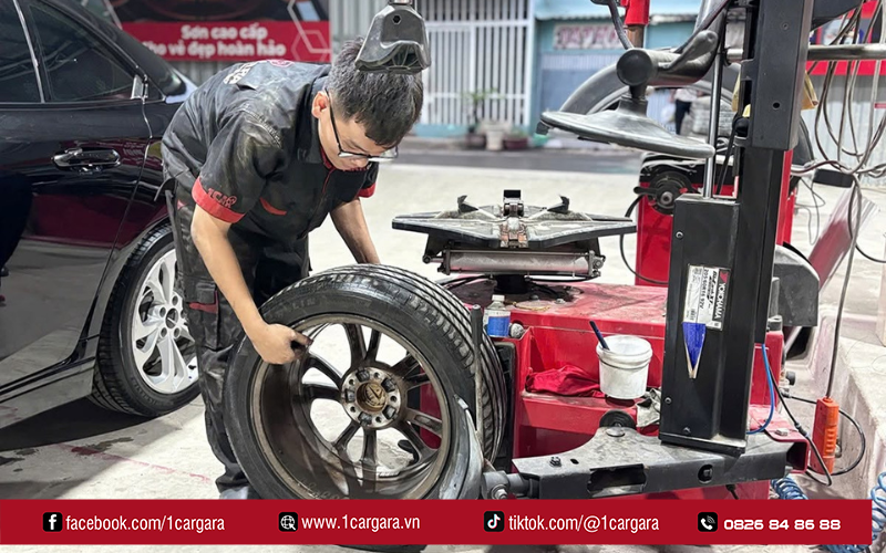 Đội ngũ kỹ thuật lắp đặt chuẩn xác, giúp xe vận hành an toàn